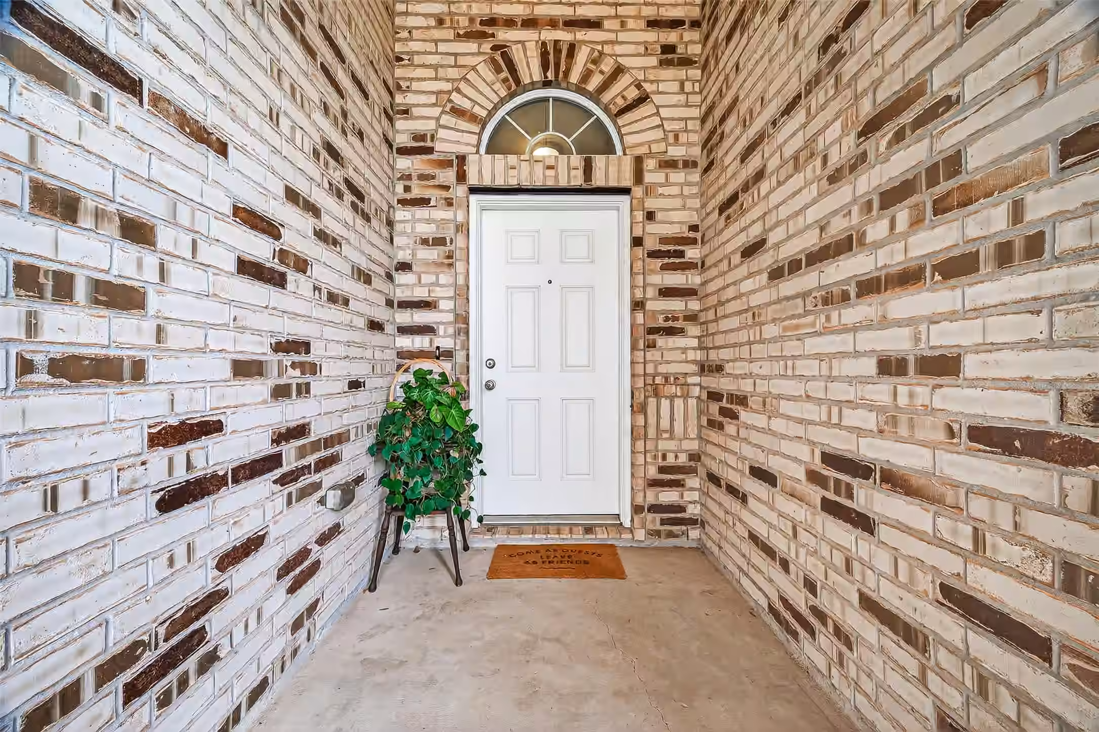 Photo 3 of 9110 Cavalier Lane, Rosenberg, TX