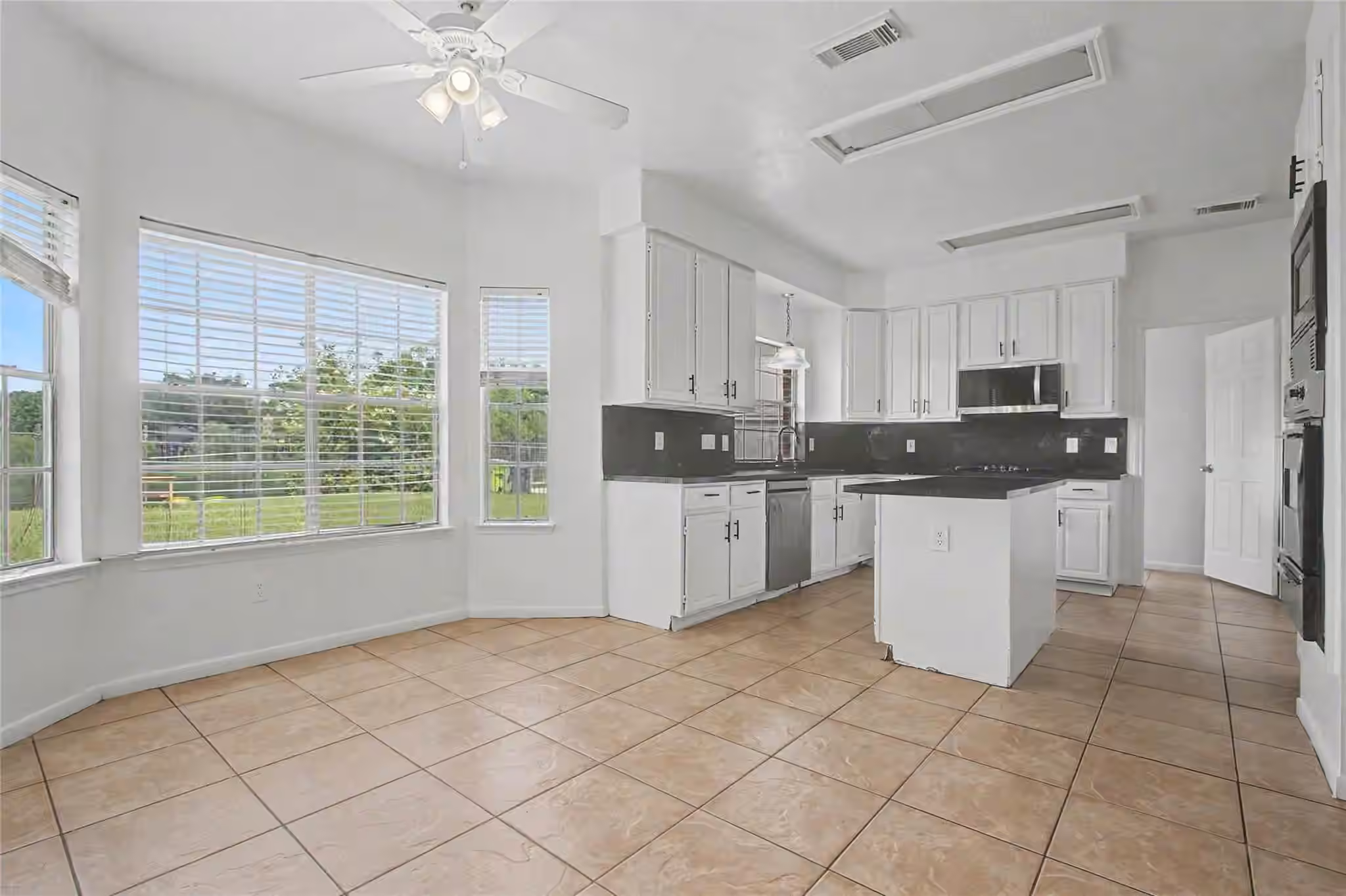 Photo 6 of 515 Spring Moss Drive, Missouri City, TX