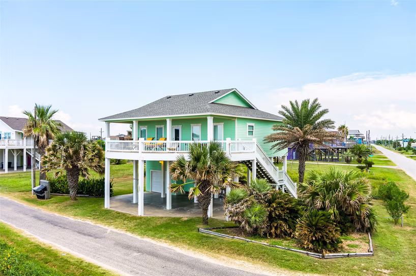 Photo 3 of 1799 Redfish Lane, Crystal Beach, TX