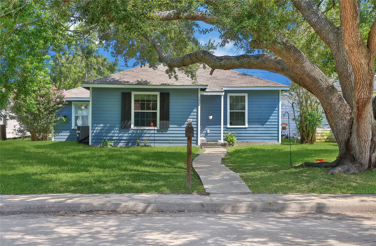 Photo of 1606 W 8th Street, Freeport, TX 77541