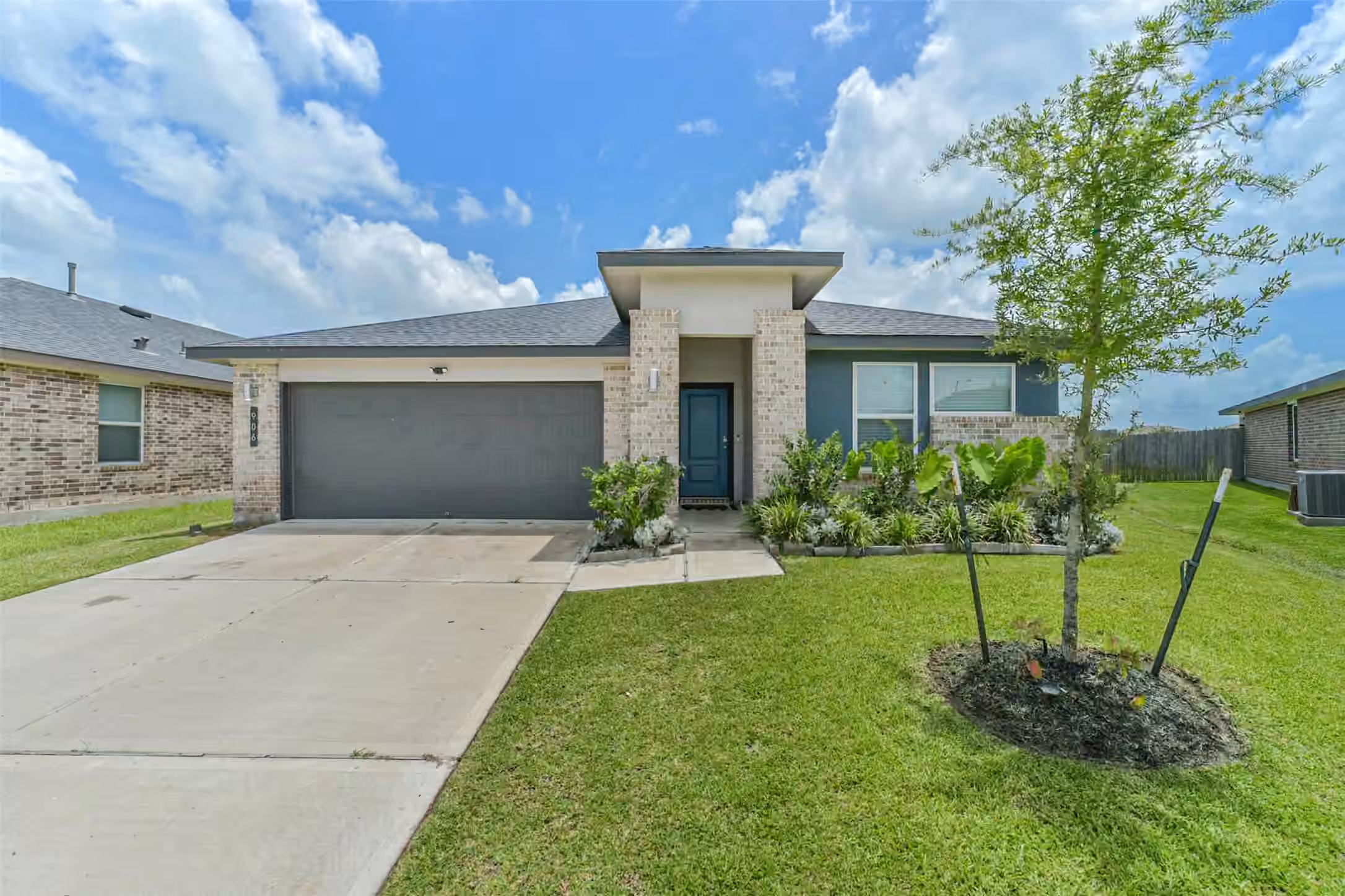 Photo 4 of 906 Dairy Prairie Drive, Rosharon, TX