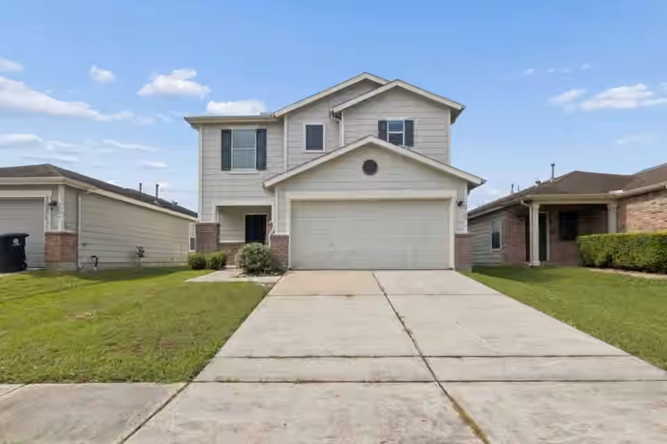 Photo 2 of 2702 Skyview Knoll Court, Houston, TX