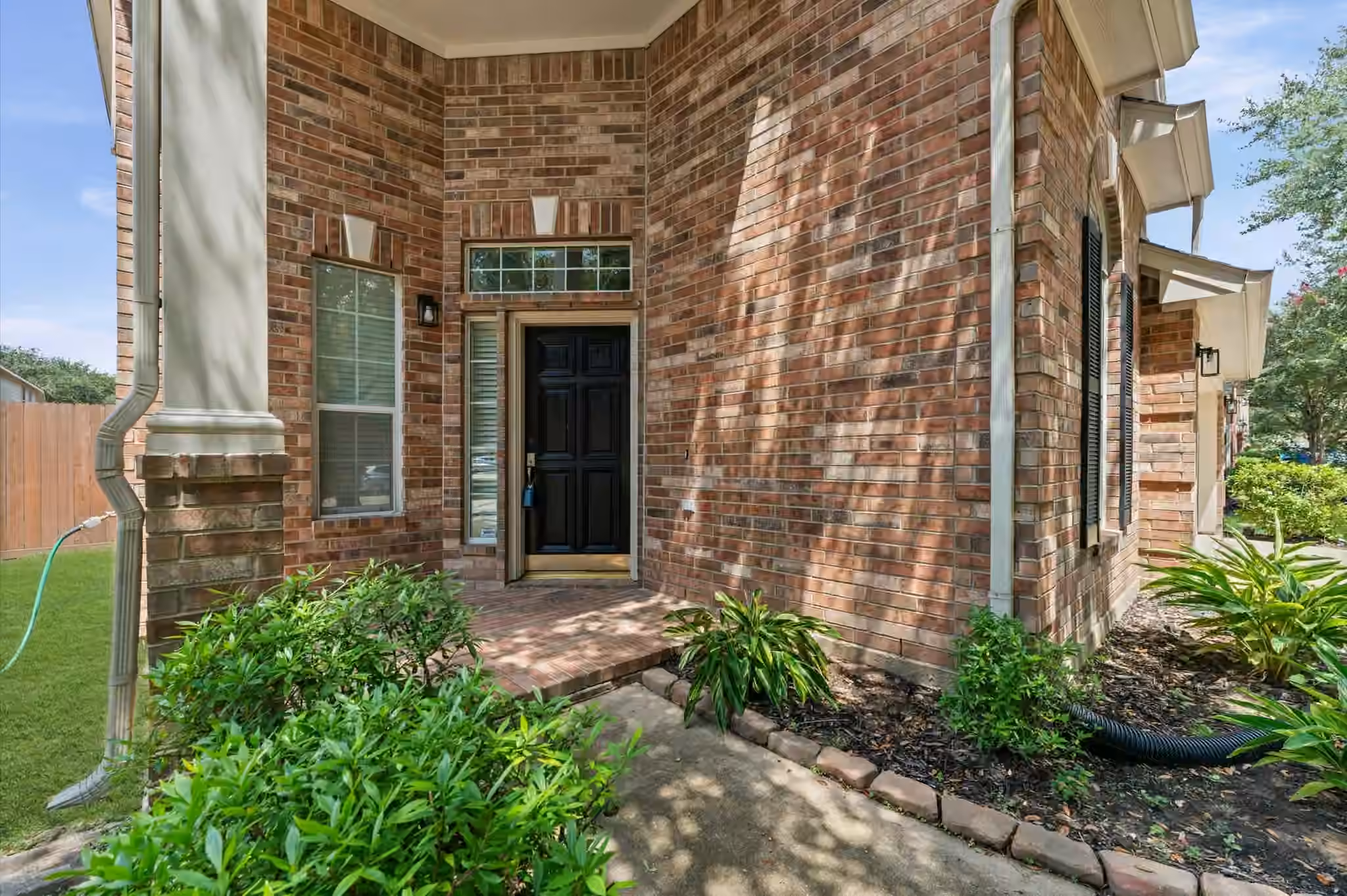 Photo 3 of 4923 Harbor Glen Lane, Houston, TX
