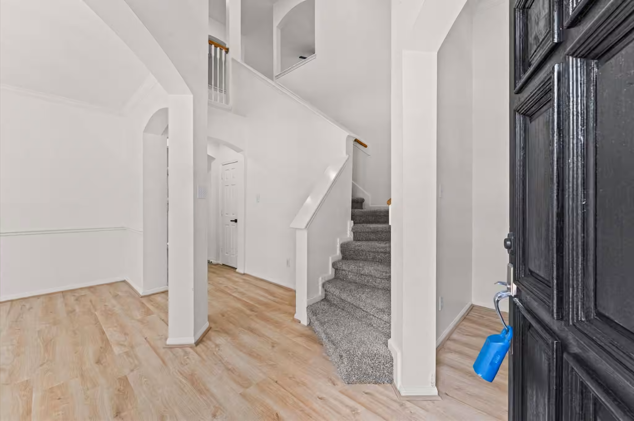 Photo 4 of 4923 Harbor Glen Lane, Houston, TX