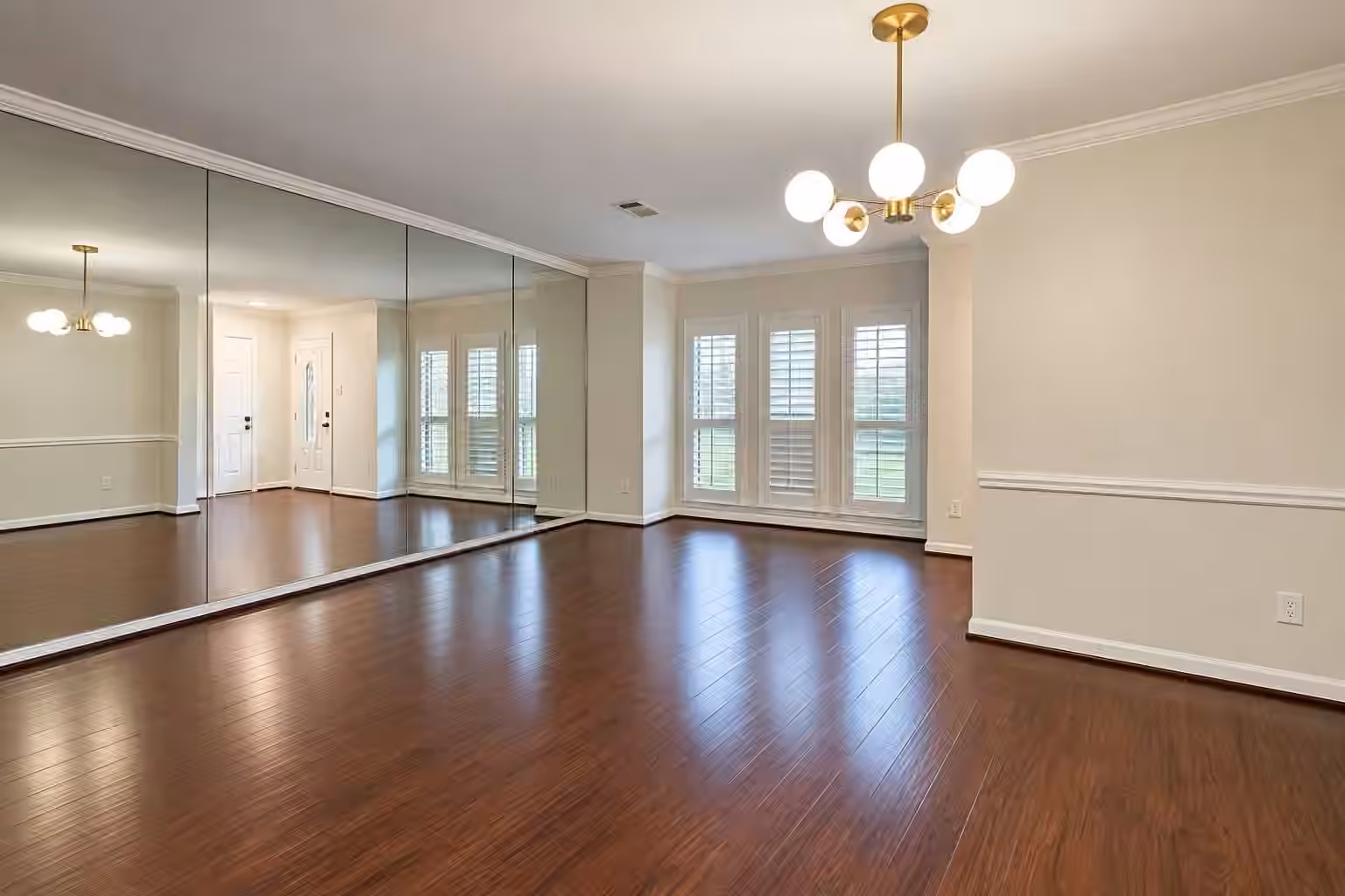 Photo 6 of 526 N Post Oak Lane, Houston, TX