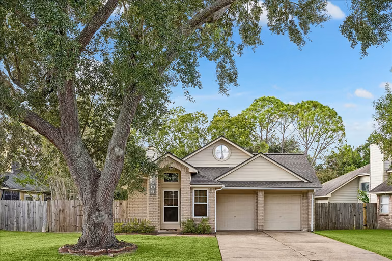 Photo of 8606 GREEN CEDAR Drive, Houston, TX