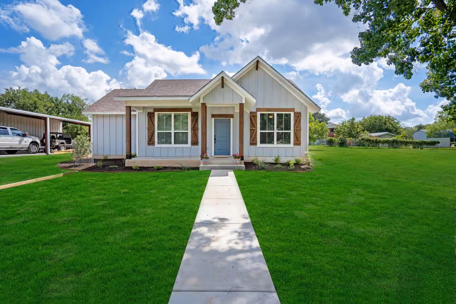 Photo of 1013 Cottonwood Bend Lane, Waller, TX 77484