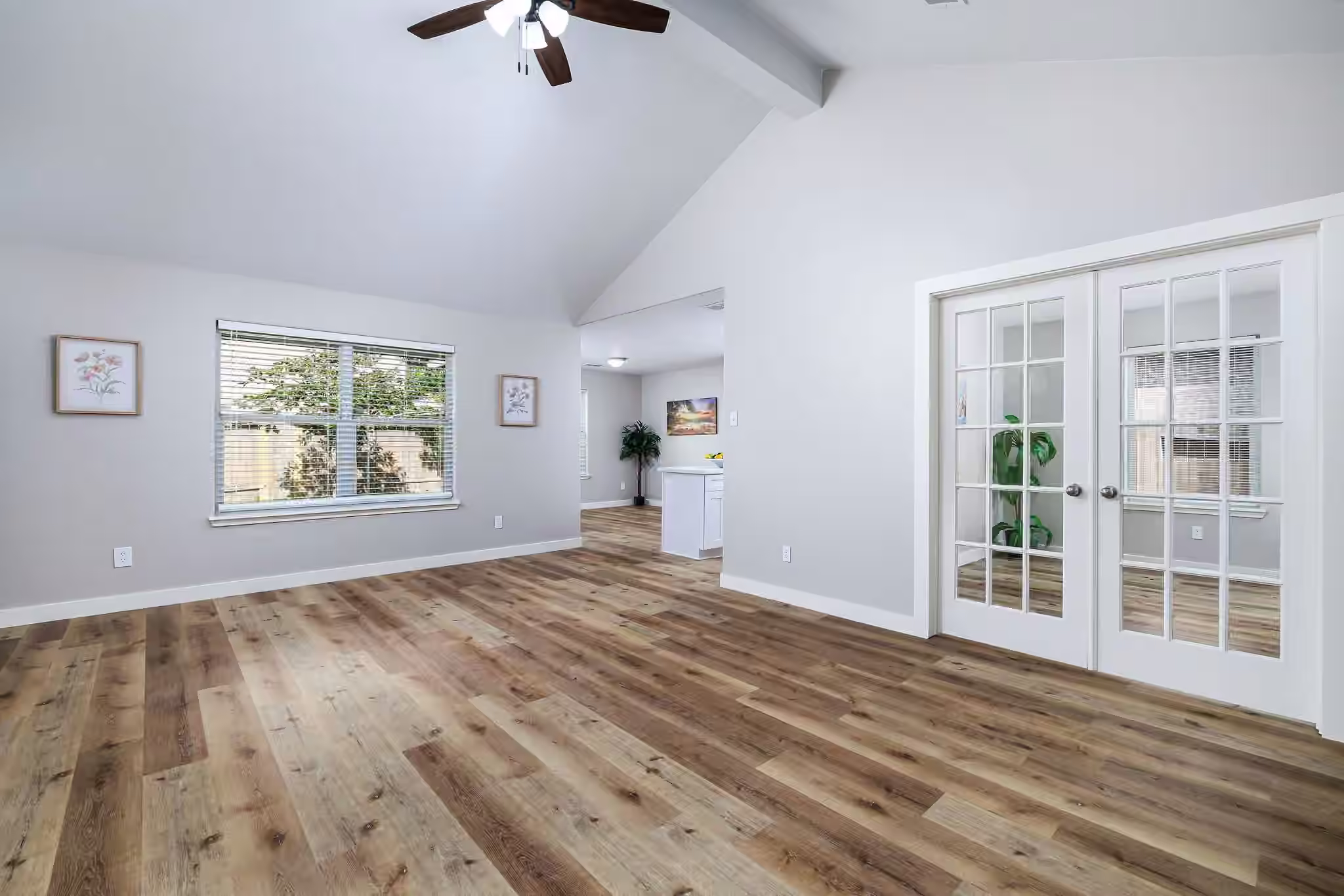 Photo 4 of 10232 Tate Court, Conroe, TX