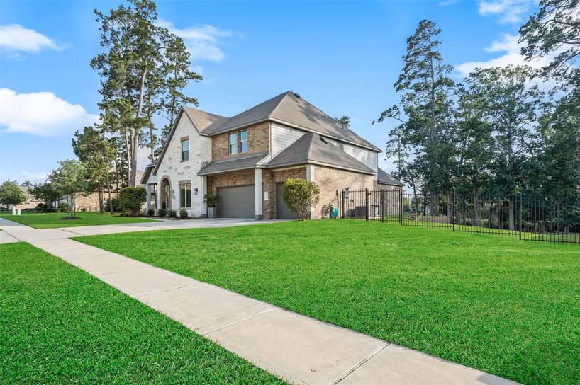Photo 2 of 14109 N Evergreen Ridge Court, Conroe, TX