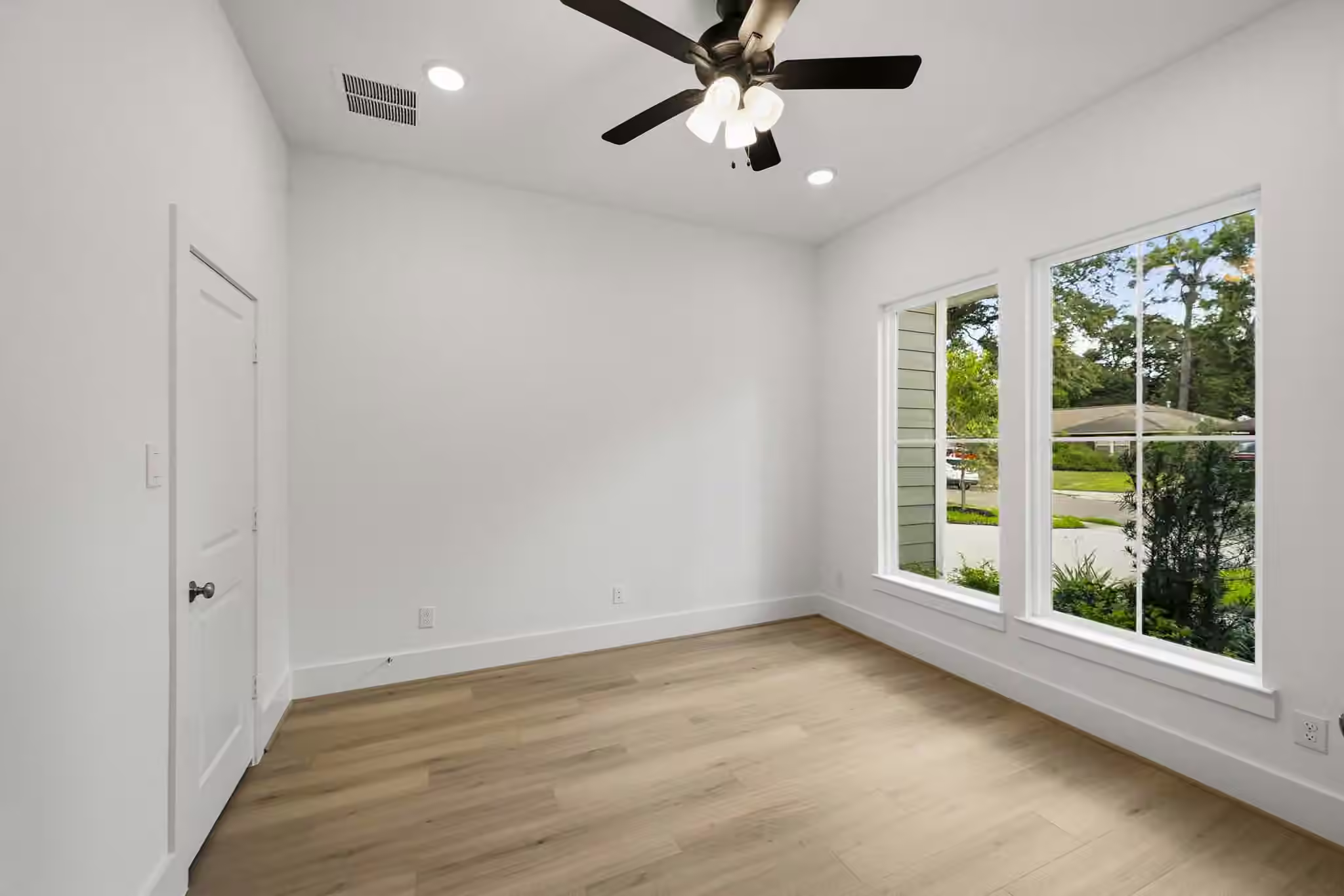 Photo 2 of 5109 Lido Lane, Houston, TX