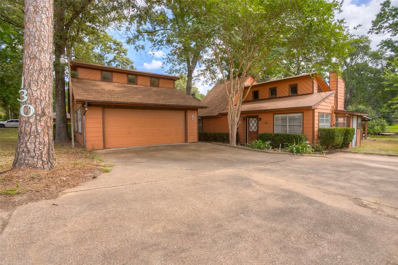 Photo 2 of 130 S Oak Bluff Drive, Trinity, TX
