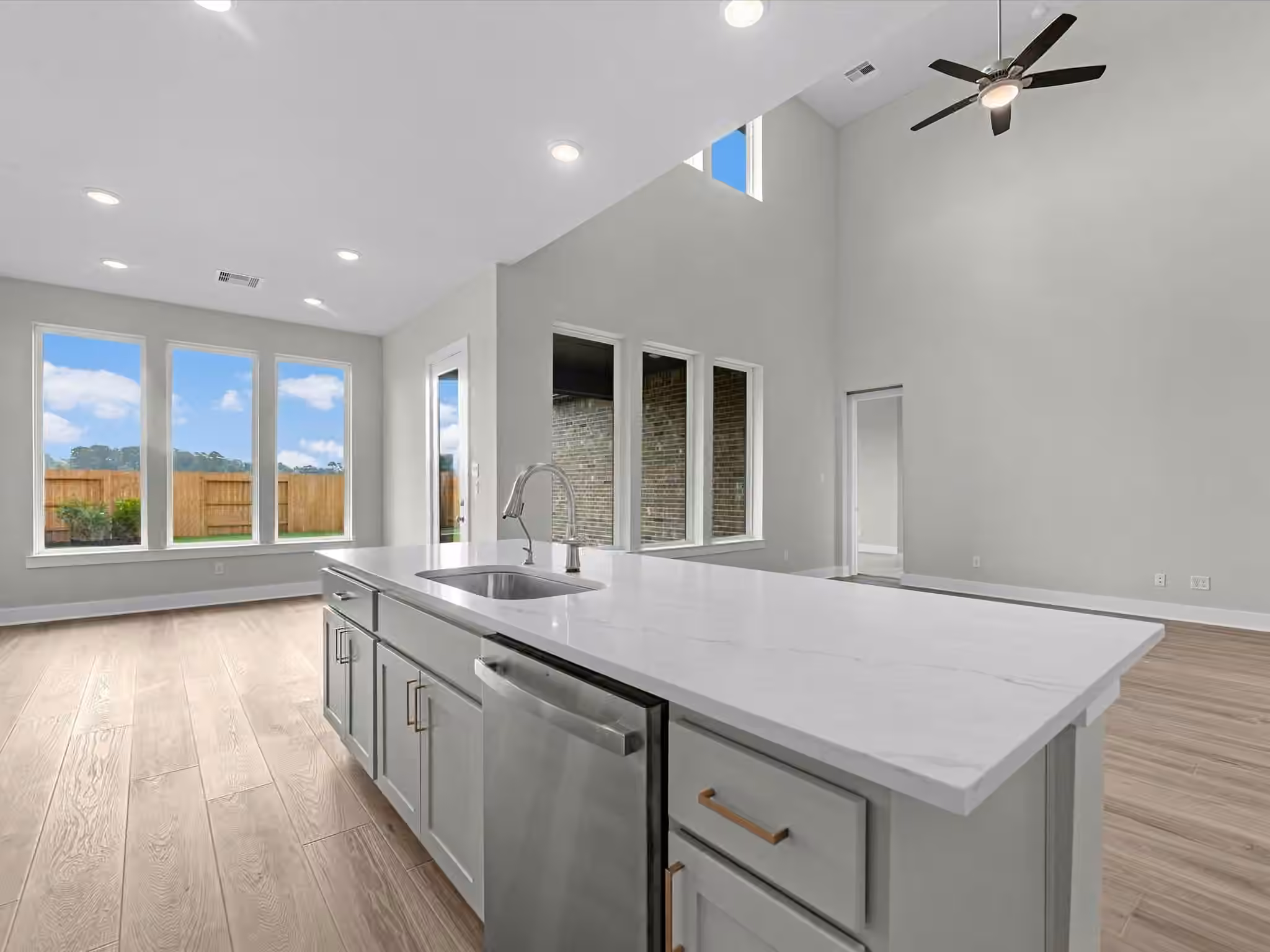 Photo 4 of 22622 Ruby Forest Road, Tomball, TX