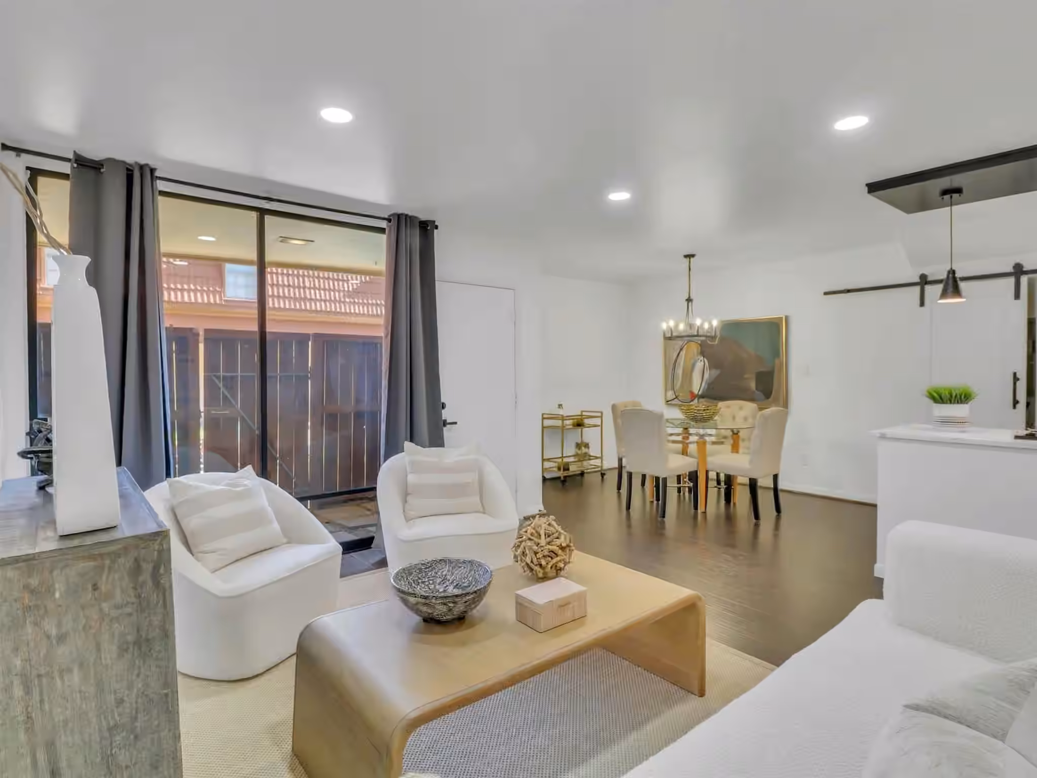 Photo of 3401 Timmons Lane 27, Houston, TX