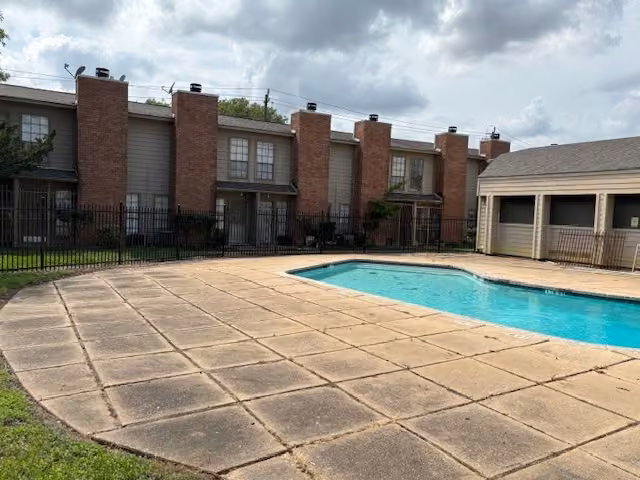 Photo 4 of 10501 South Drive 246, Houston, TX
