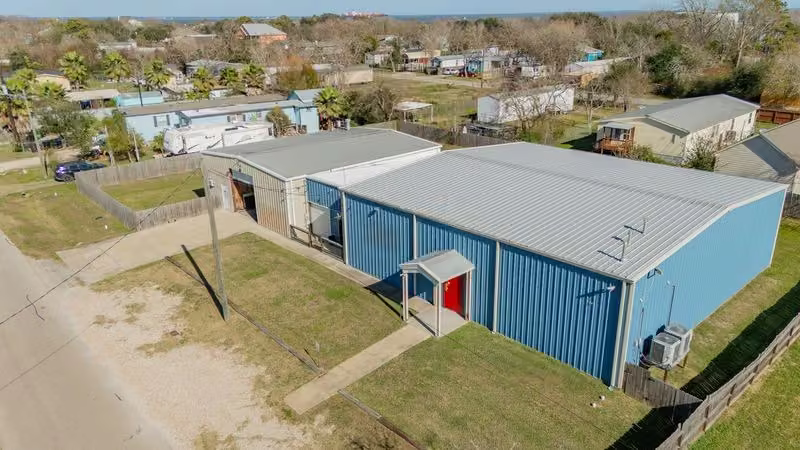 Photo of 341 5th Street, Dickinson, TX