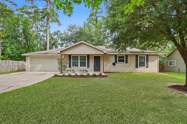 Photo of 10807 Royal Tricia Drive, Conroe, TX 77303