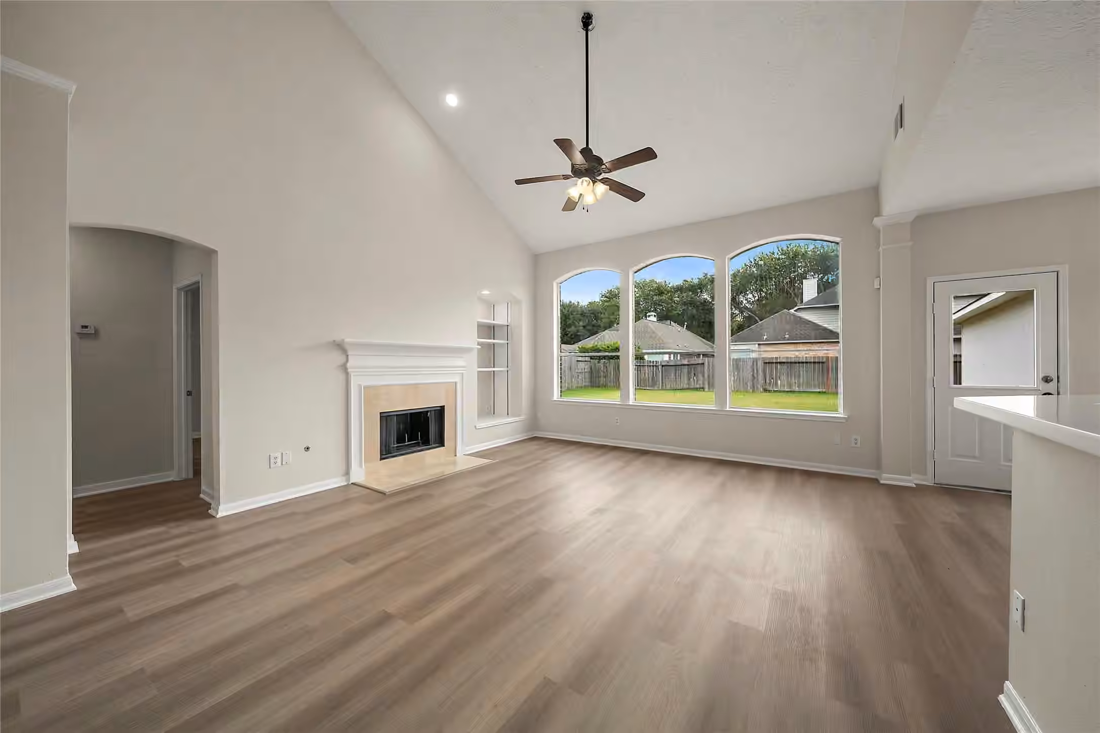 Photo 7 of 1715 Brightlake Way, Missouri City, TX