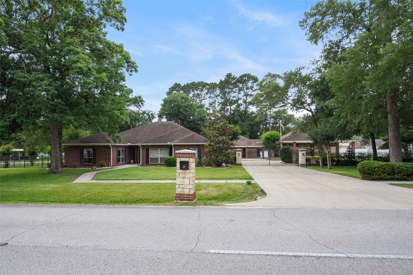Photo of 700 Carriage Hills Boulevard, Conroe, TX 77384