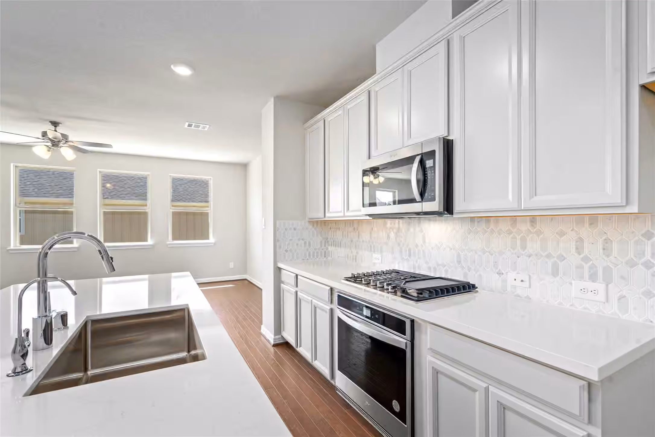 Photo 4 of 9521 Towne Lake Parkway, Cypress, TX
