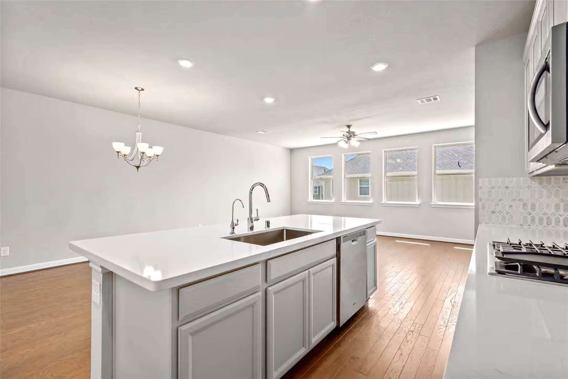 Photo 5 of 9521 Towne Lake Parkway, Cypress, TX