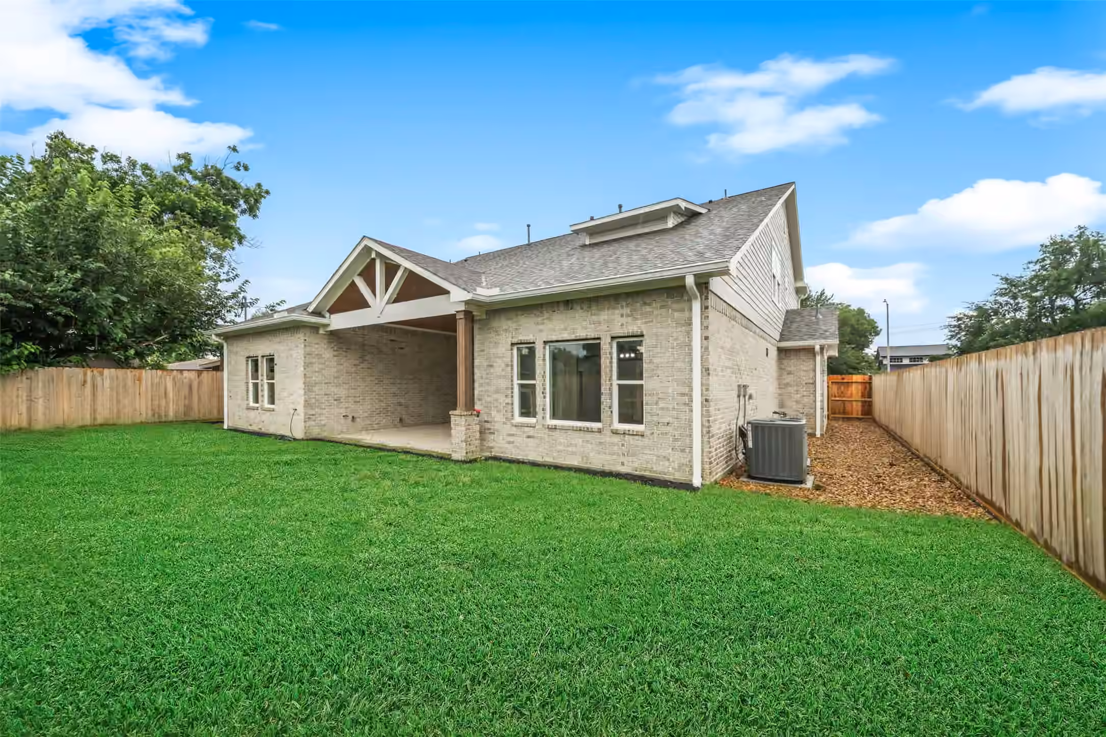 Photo 5 of 8025 Cedel Drive, Houston, TX
