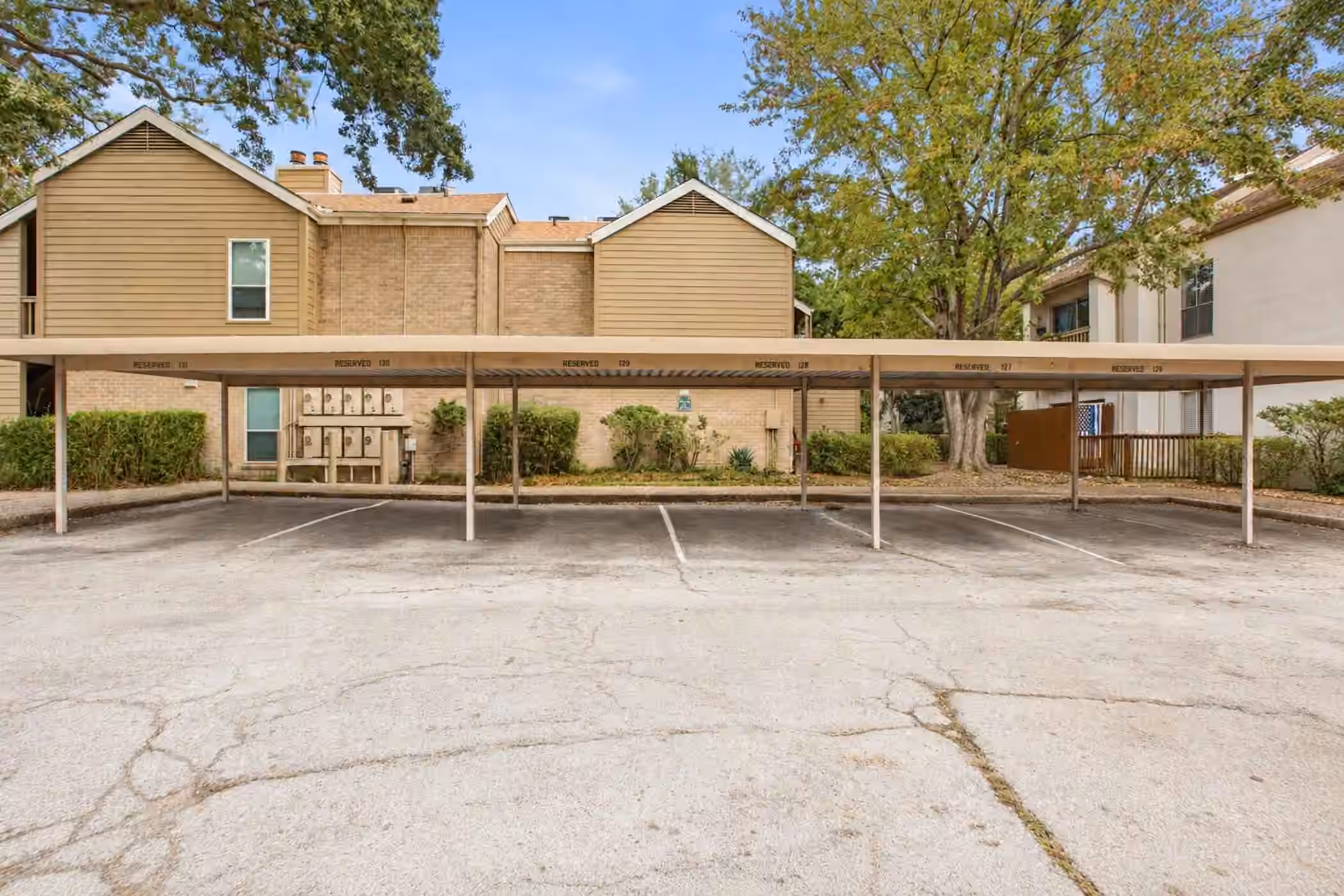 Photo 7 of 2100 Tanglewilde Street 629, Houston, TX