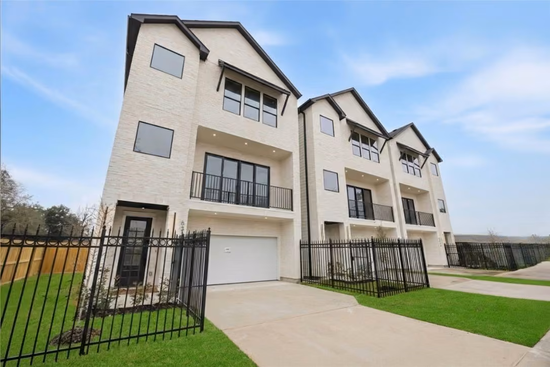Photo 3 of 6328 Sidney Street, Houston, TX
