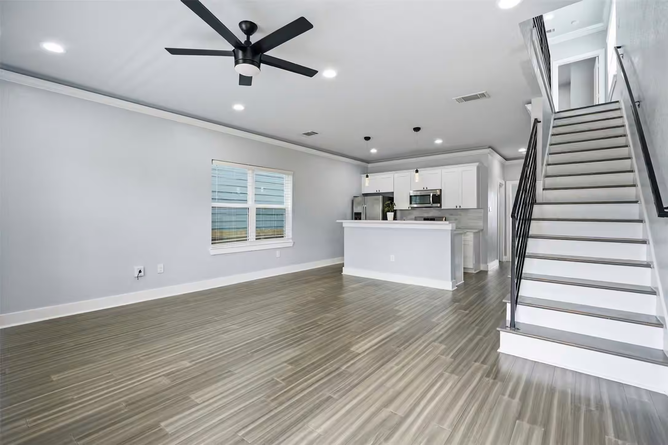 Photo 3 of 1847 Dewalt Street, Houston, TX