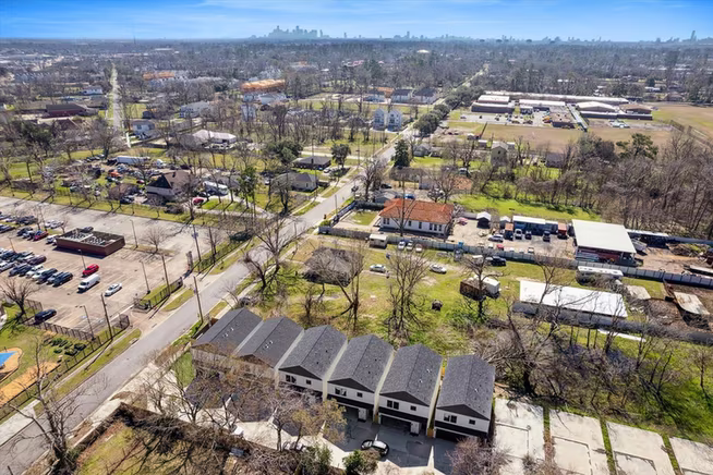 Photo 6 of 927 Bianco Lane, Houston, TX