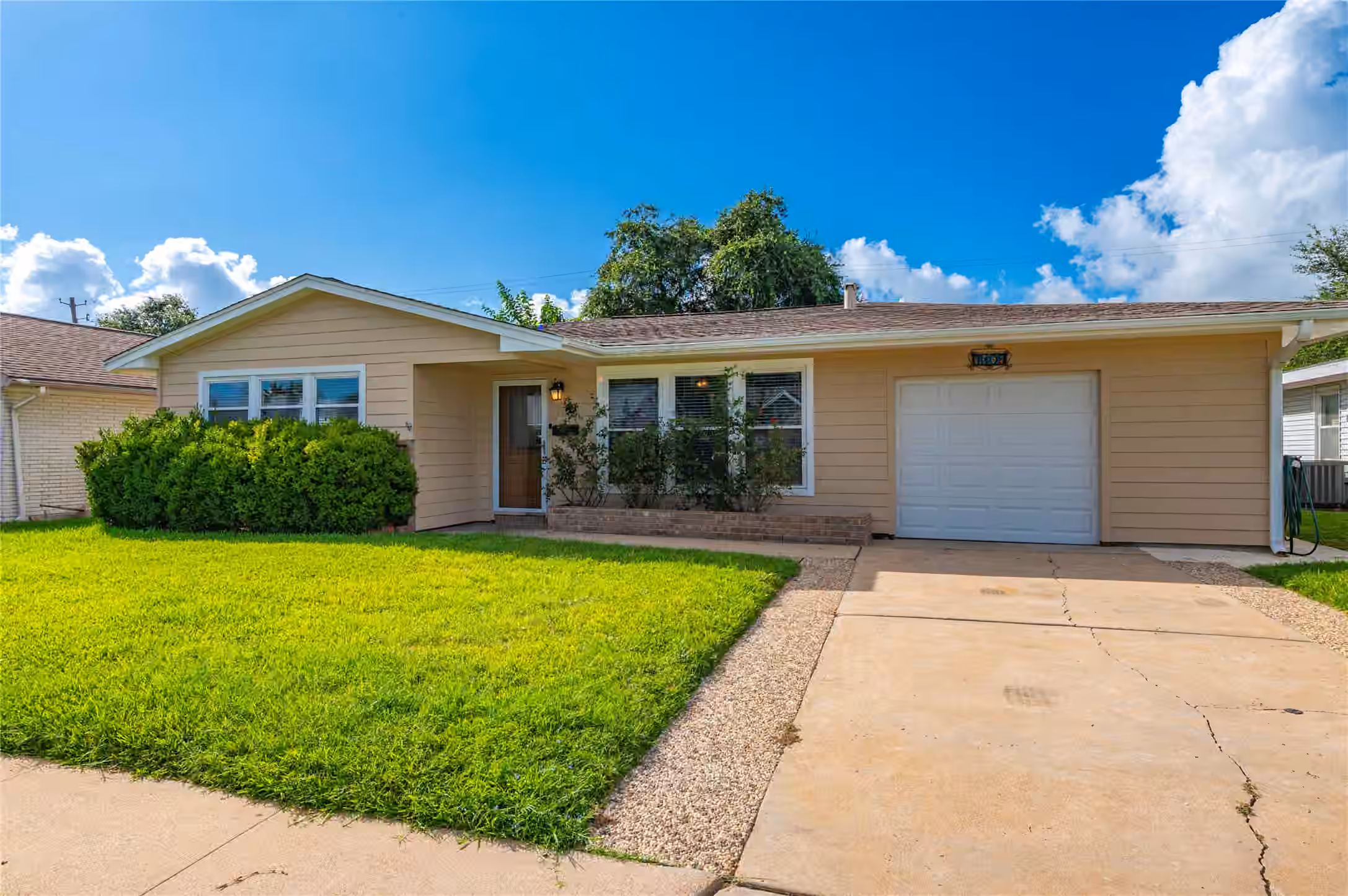 Photo 2 of 7109 Poplar Drive, Galveston, TX