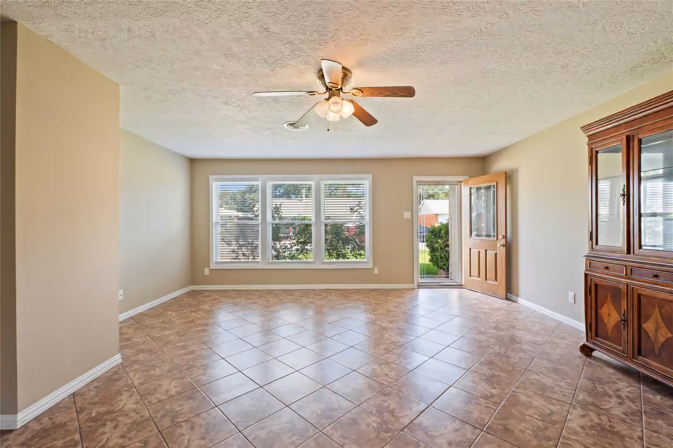 Photo 7 of 7109 Poplar Drive, Galveston, TX