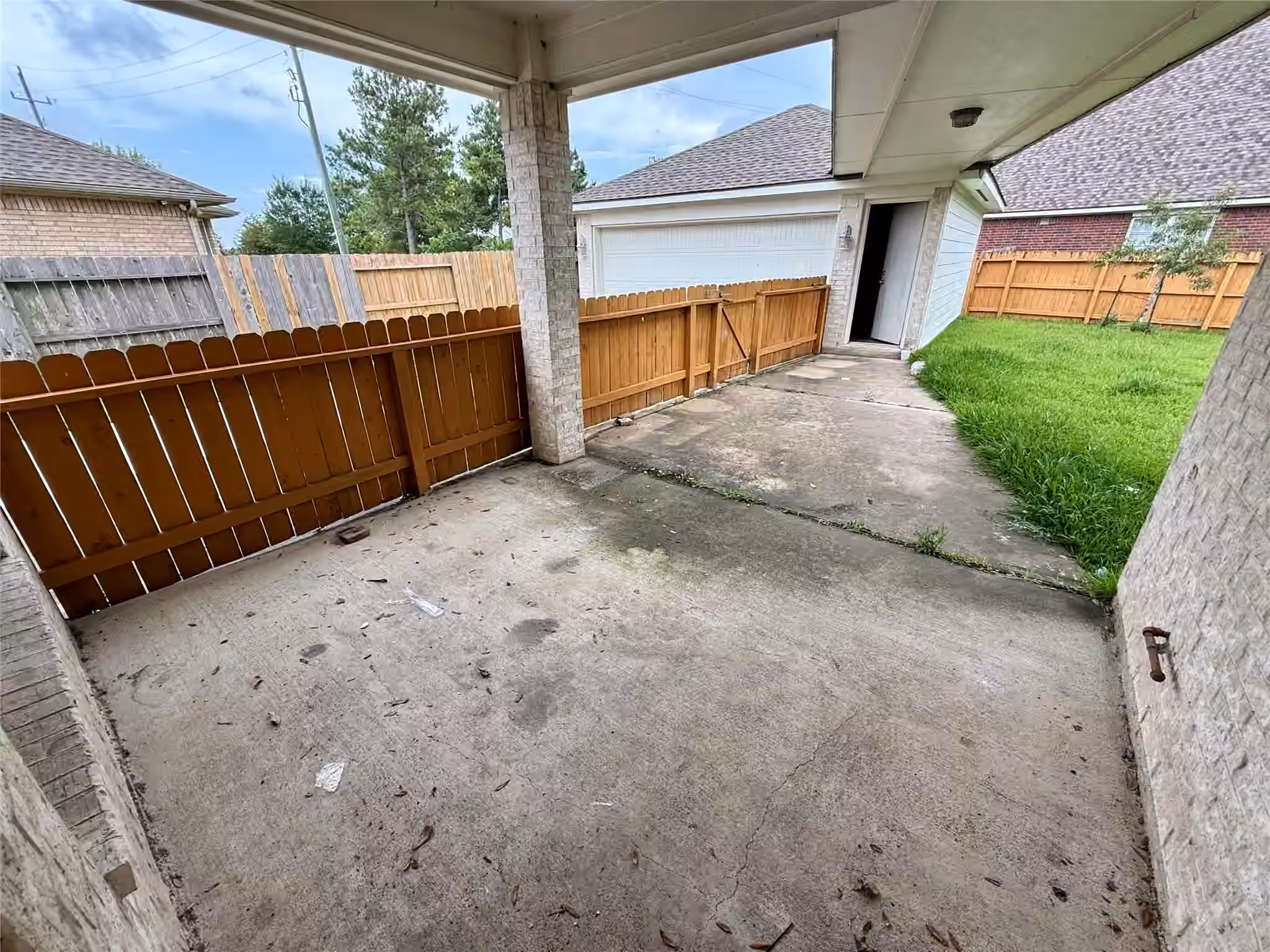Photo 3 of 12501 PEPPERCREEK LN, Pearland, TX