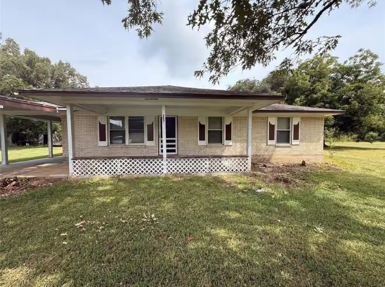 Photo 2 of 302 Channelview Drive, Anahuac, TX