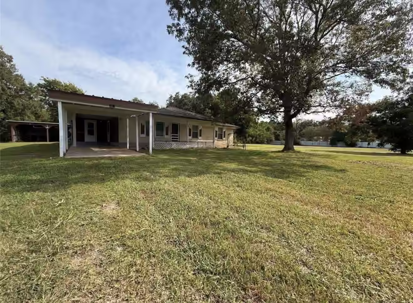 Photo 4 of 302 Channelview Drive, Anahuac, TX