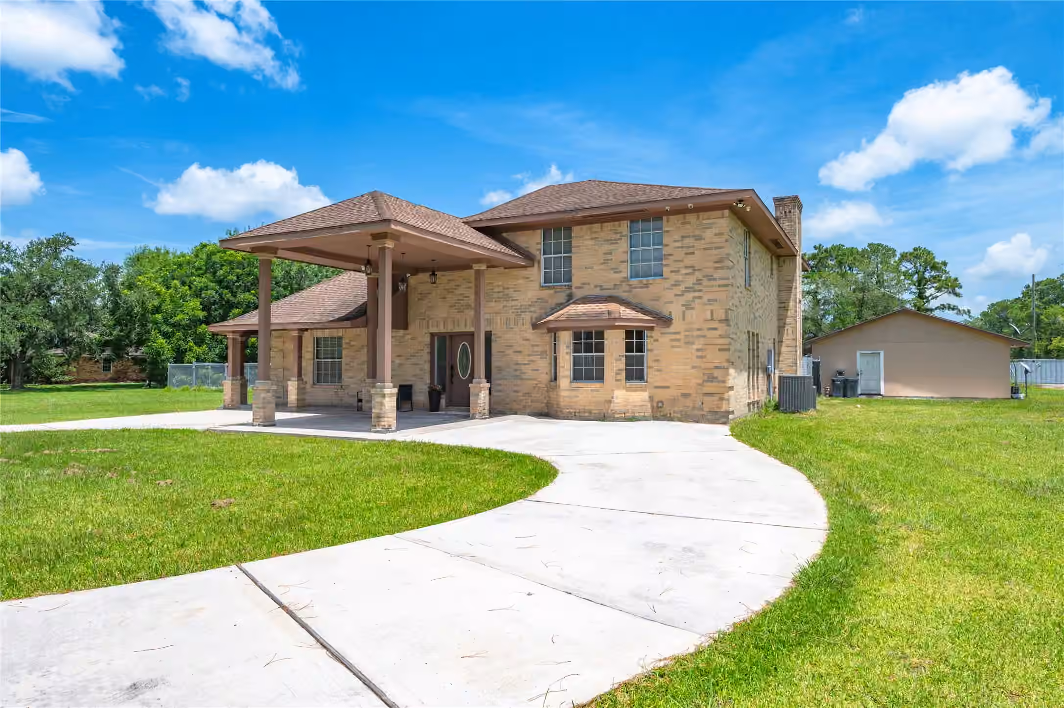 Photo 5 of 1925 Avenue L, Santa Fe, TX