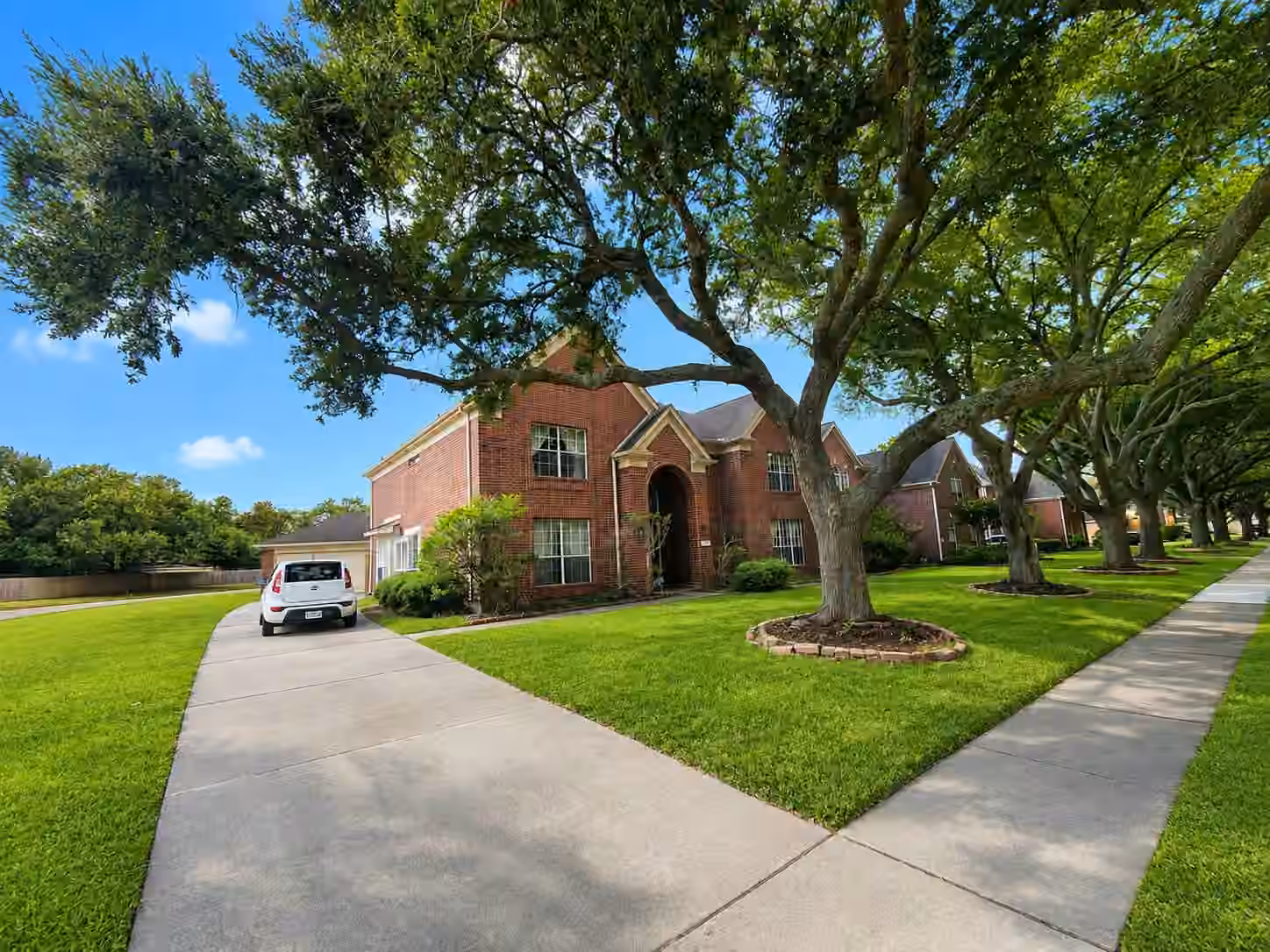 Photo 2 of 426 Fern Meadow Drive, Missouri City, TX