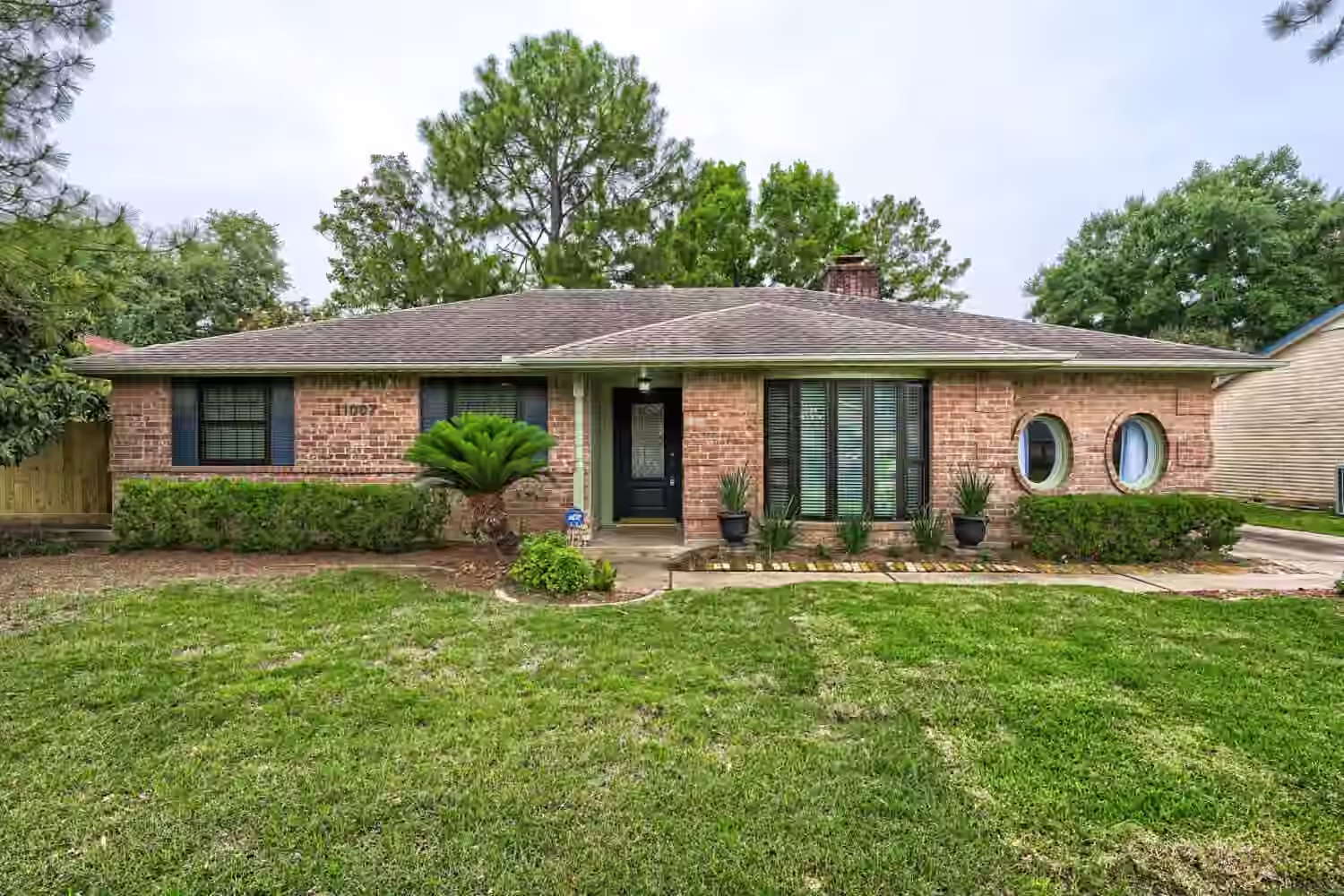 Photo 2 of 11007 Ensbrook Drive, Houston, TX
