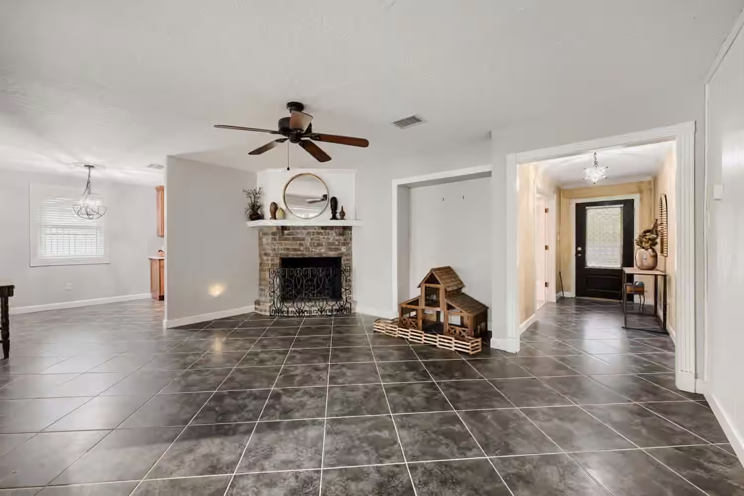 Photo 7 of 11007 Ensbrook Drive, Houston, TX