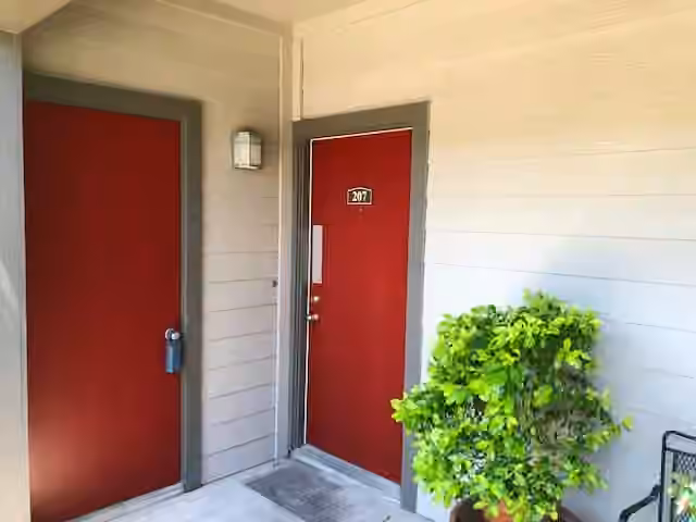 Photo 2 of 2025 Augusta Drive 207, Houston, TX