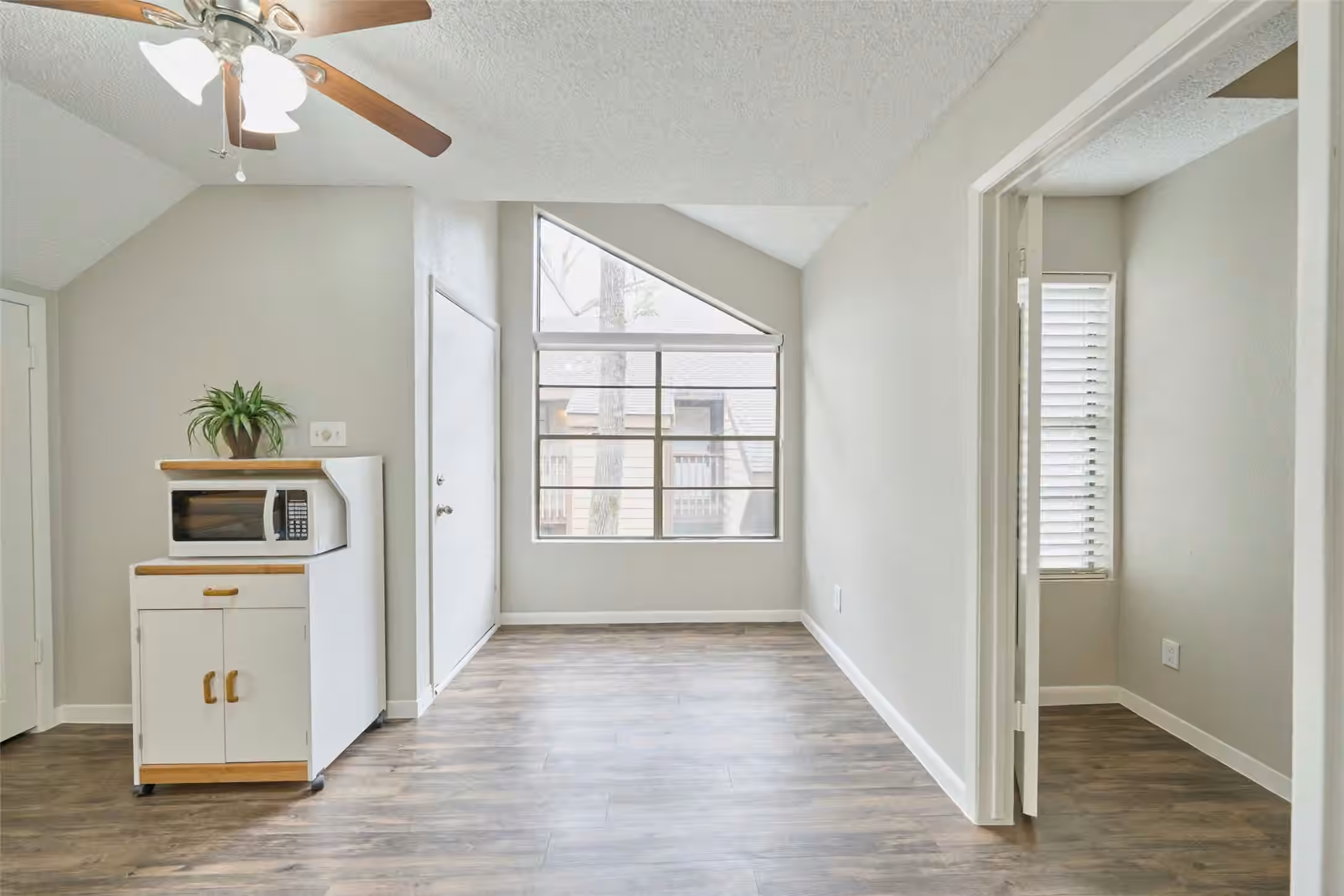 Photo 6 of 12900 Walden Road 602F, Montgomery, TX