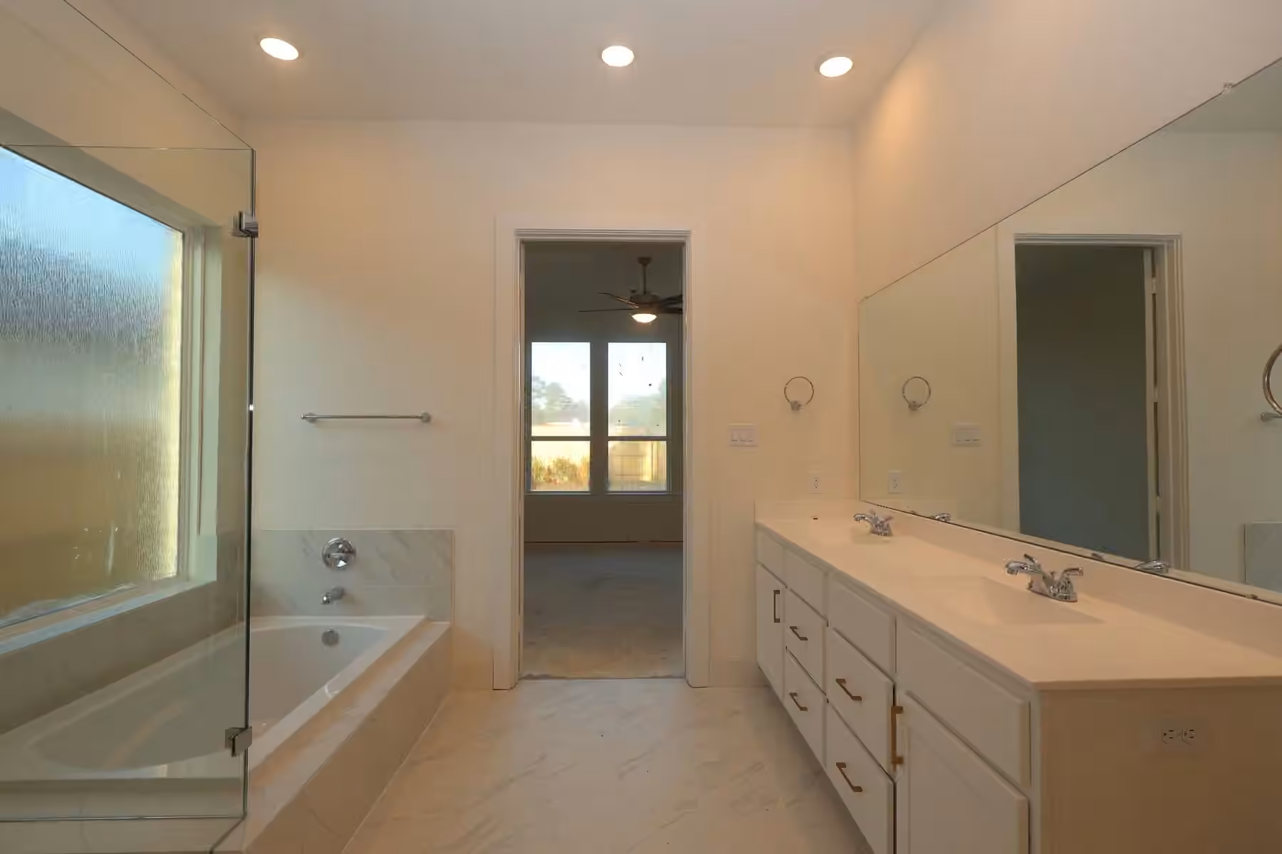 Photo 3 of 22419 Topaz Harbor Lane, Tomball, TX