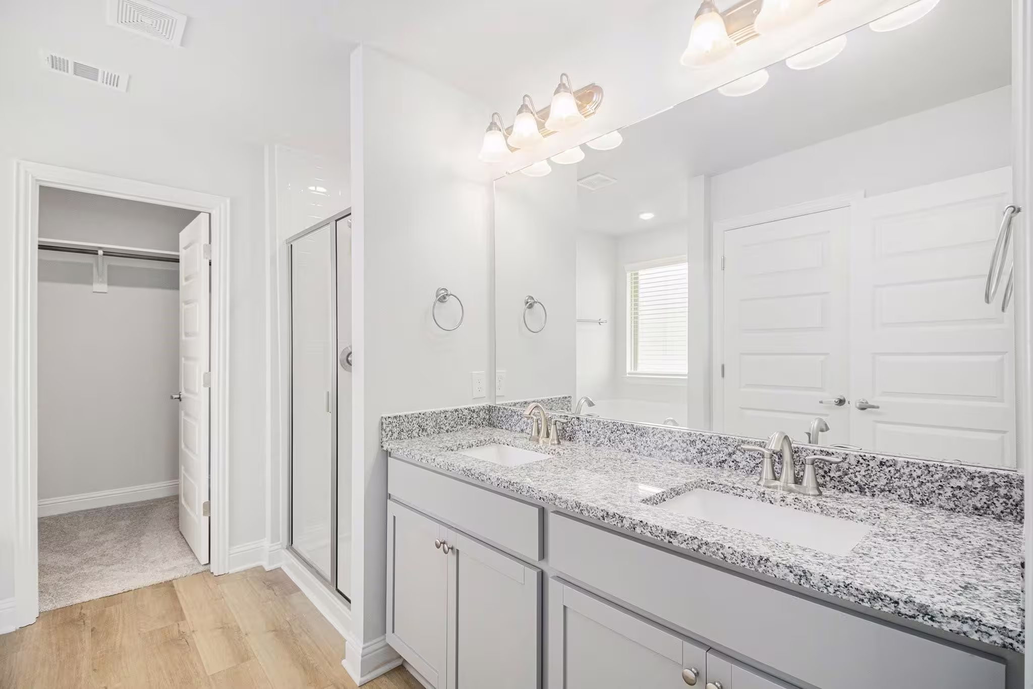 Photo 5 of 10 Greystone Court, Angleton, TX