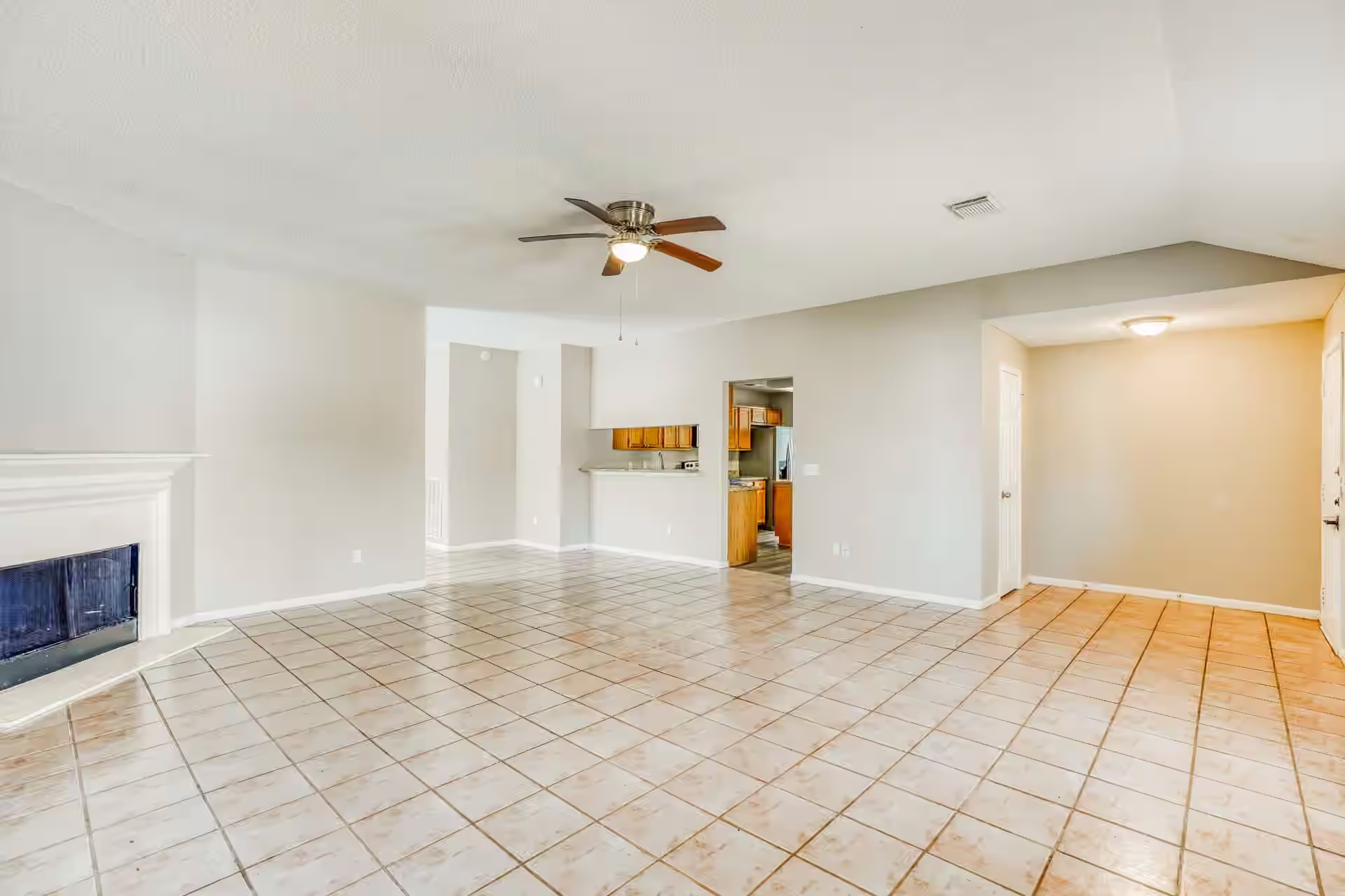Photo 3 of 1635 Ridgebriar Drive, Houston, TX
