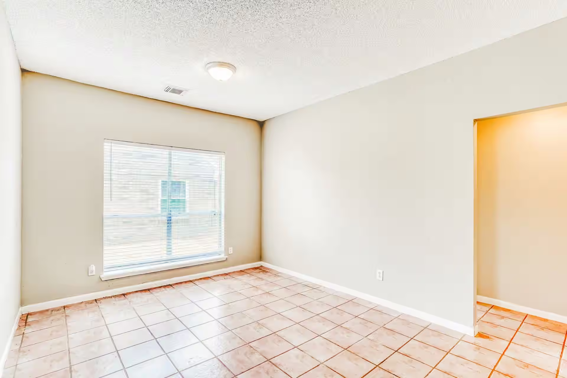 Photo 6 of 1635 Ridgebriar Drive, Houston, TX