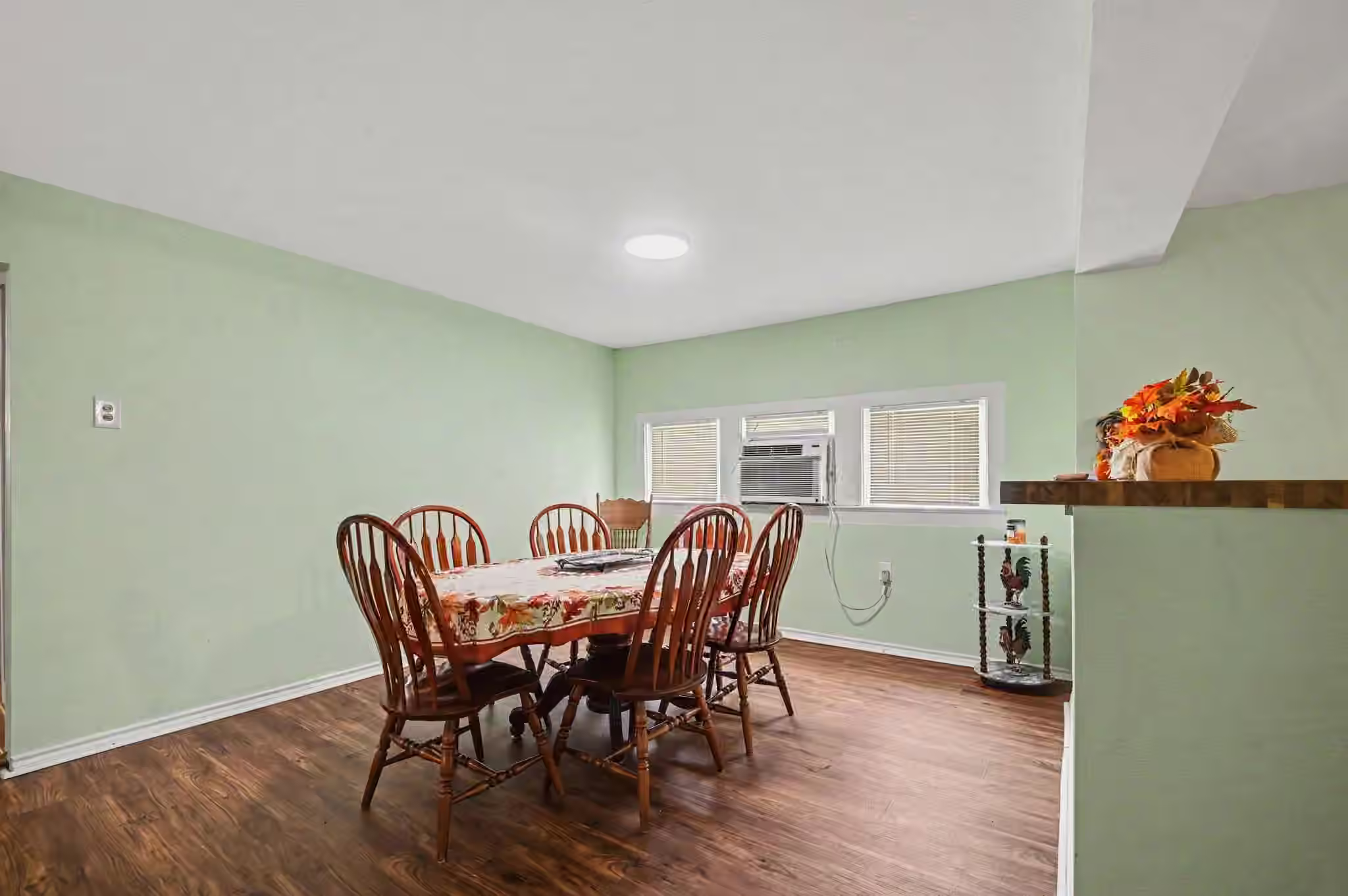 Photo 7 of 4810 Holly Ave, Pasadena, TX