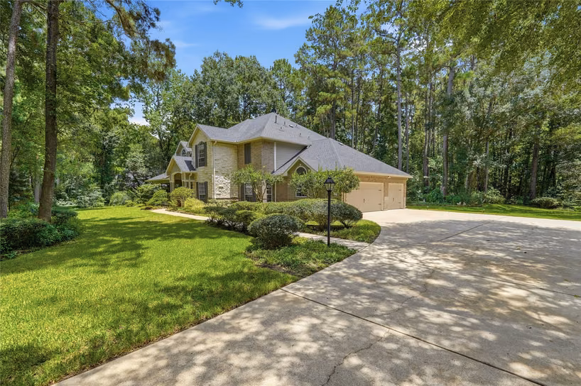 Photo 4 of 8766 Skyline Lane, Conroe, TX