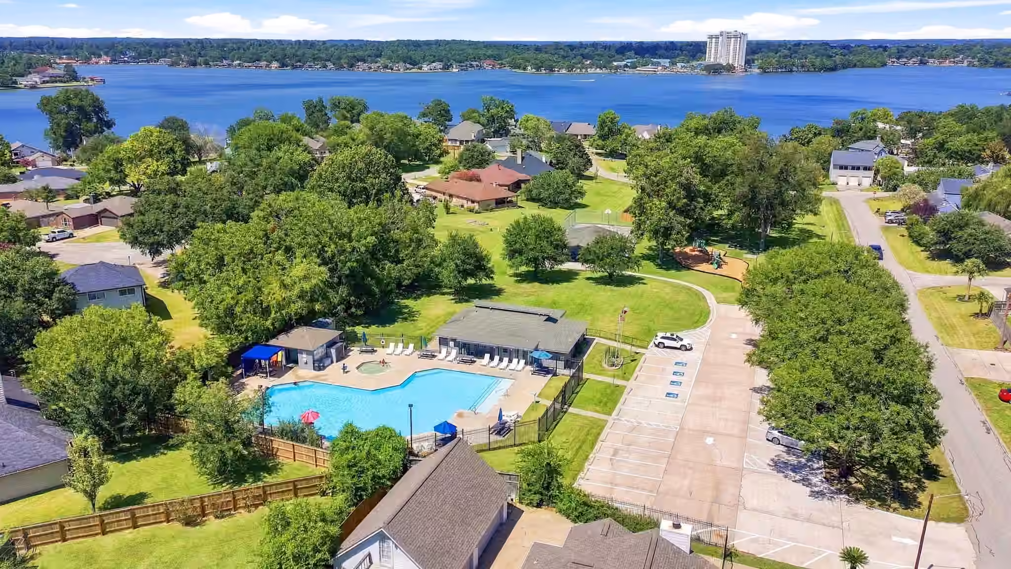 Photo 2 of 10707 Hillside Drive, Montgomery, TX
