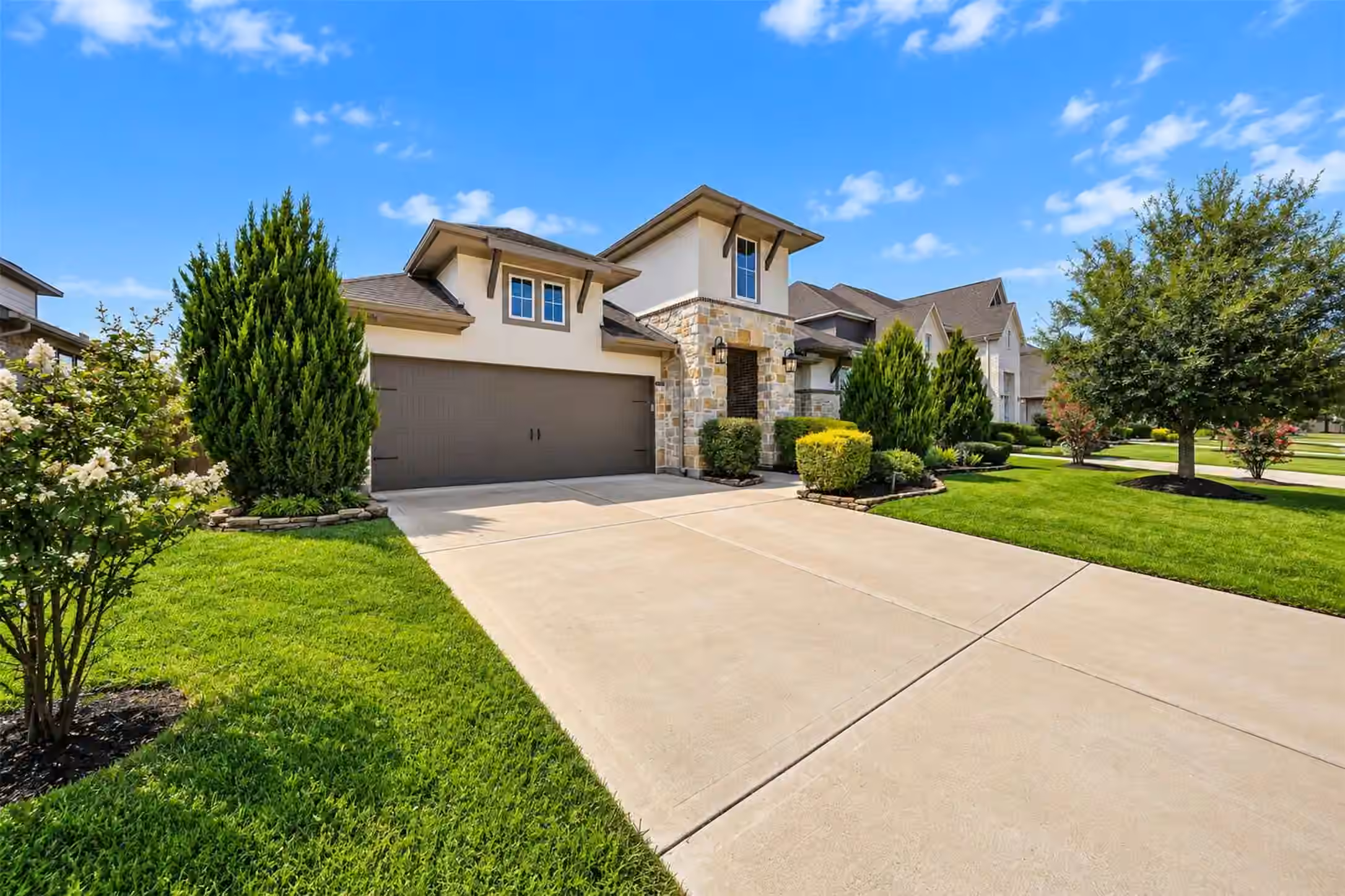 Photo 2 of 221 Lakehouse Landing Drive, Katy, TX