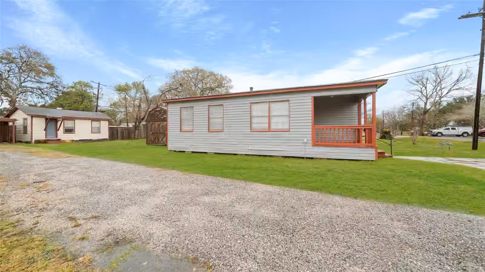Photo 4 of 1516 1/2 2nd Street, League City, TX