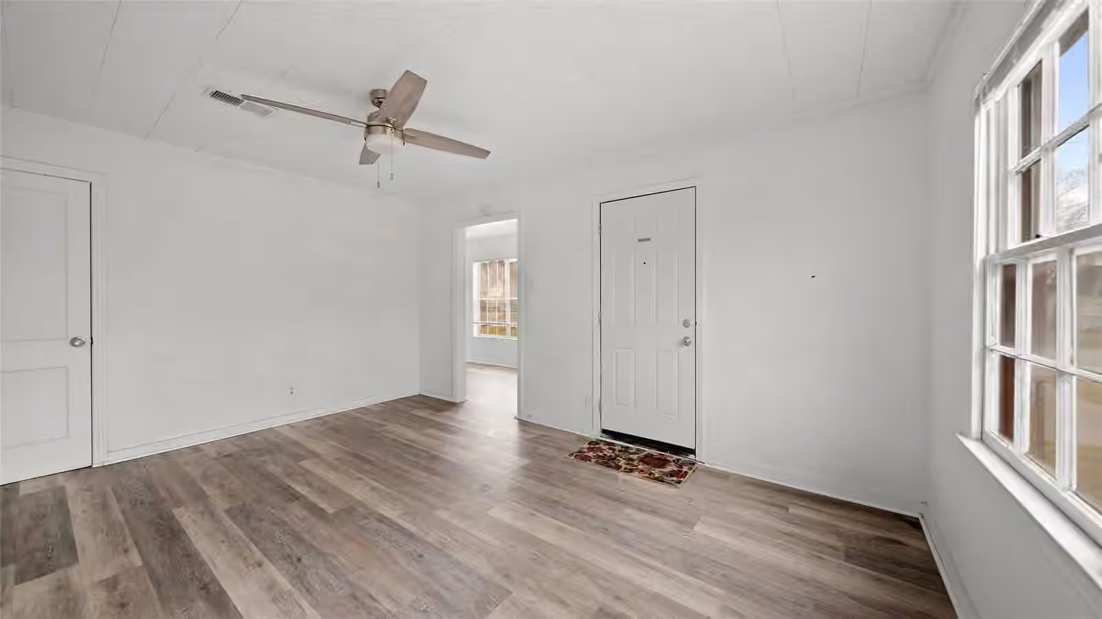 Photo 7 of 1516 1/2 2nd Street, League City, TX